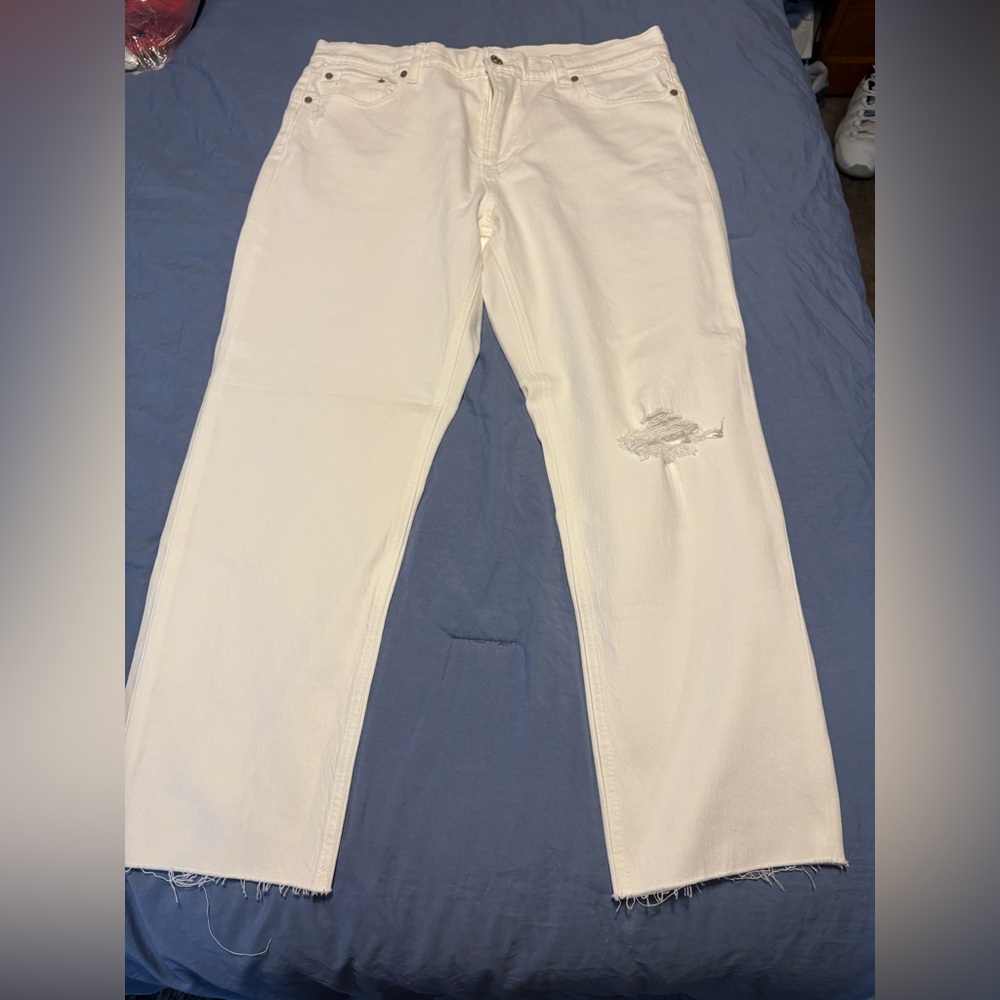 GAP Women’s White Straight Jeans